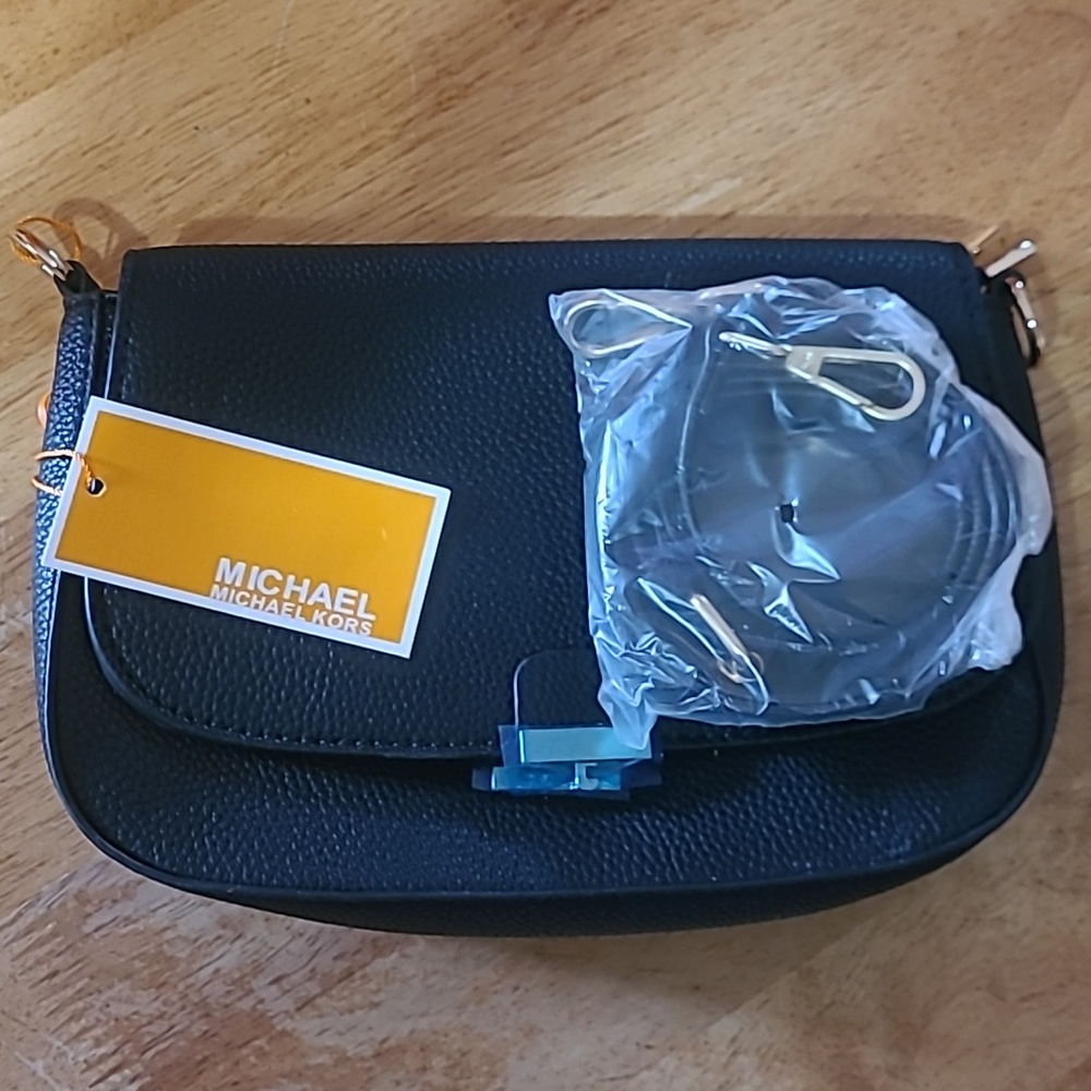 Micheal Kors Crossbody